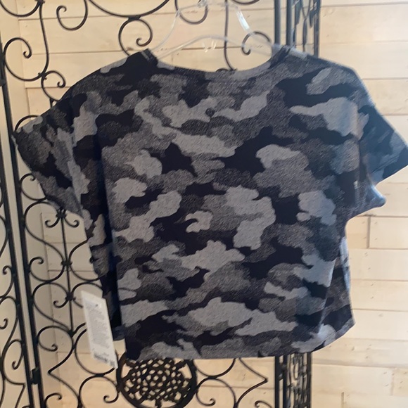 Cates training tee - Picture 2 of 3